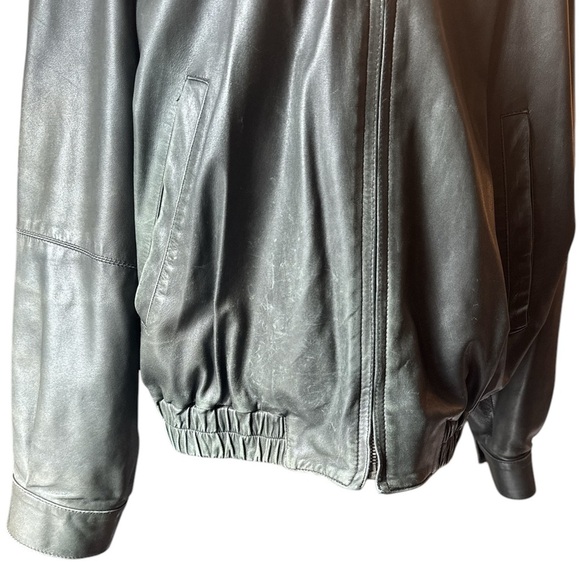 Salvatore Ferragamo Vintage Black Men’s Leather Jacket - Picture 10 of 11